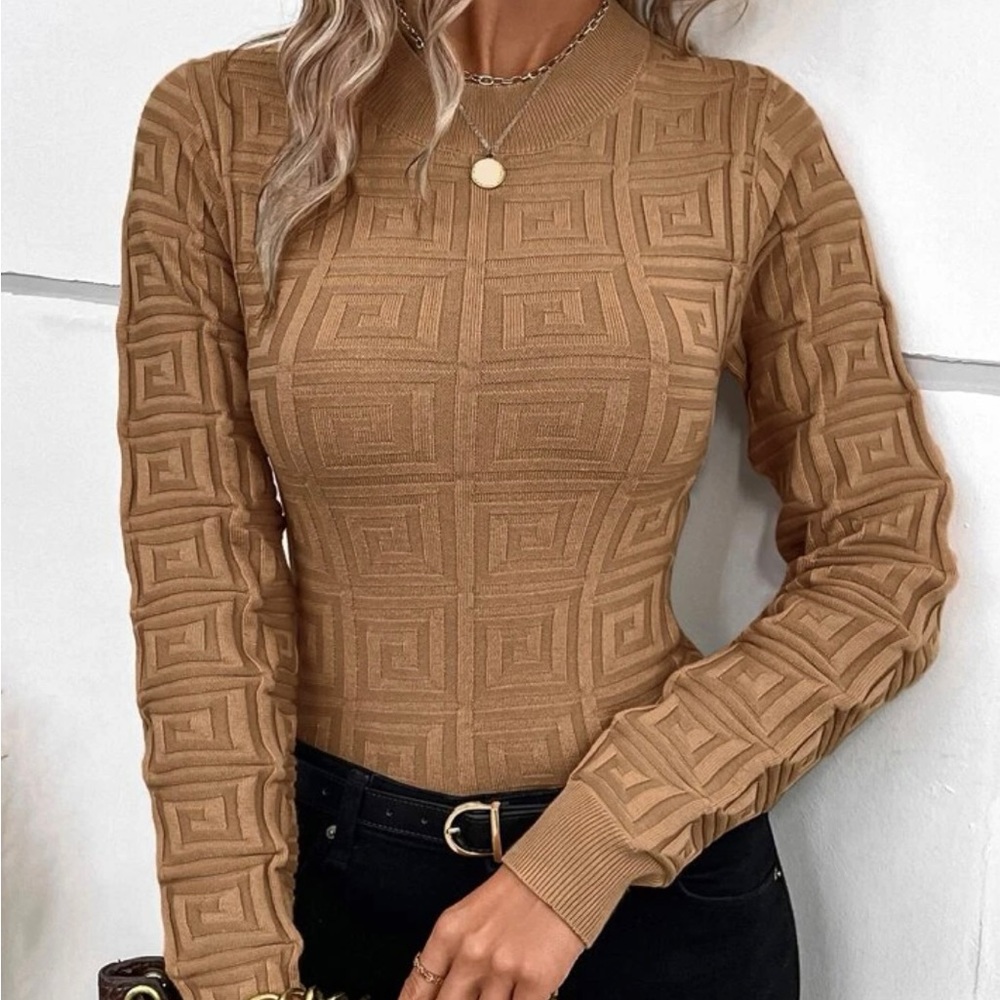 Gives me Versace vibes it’s a large